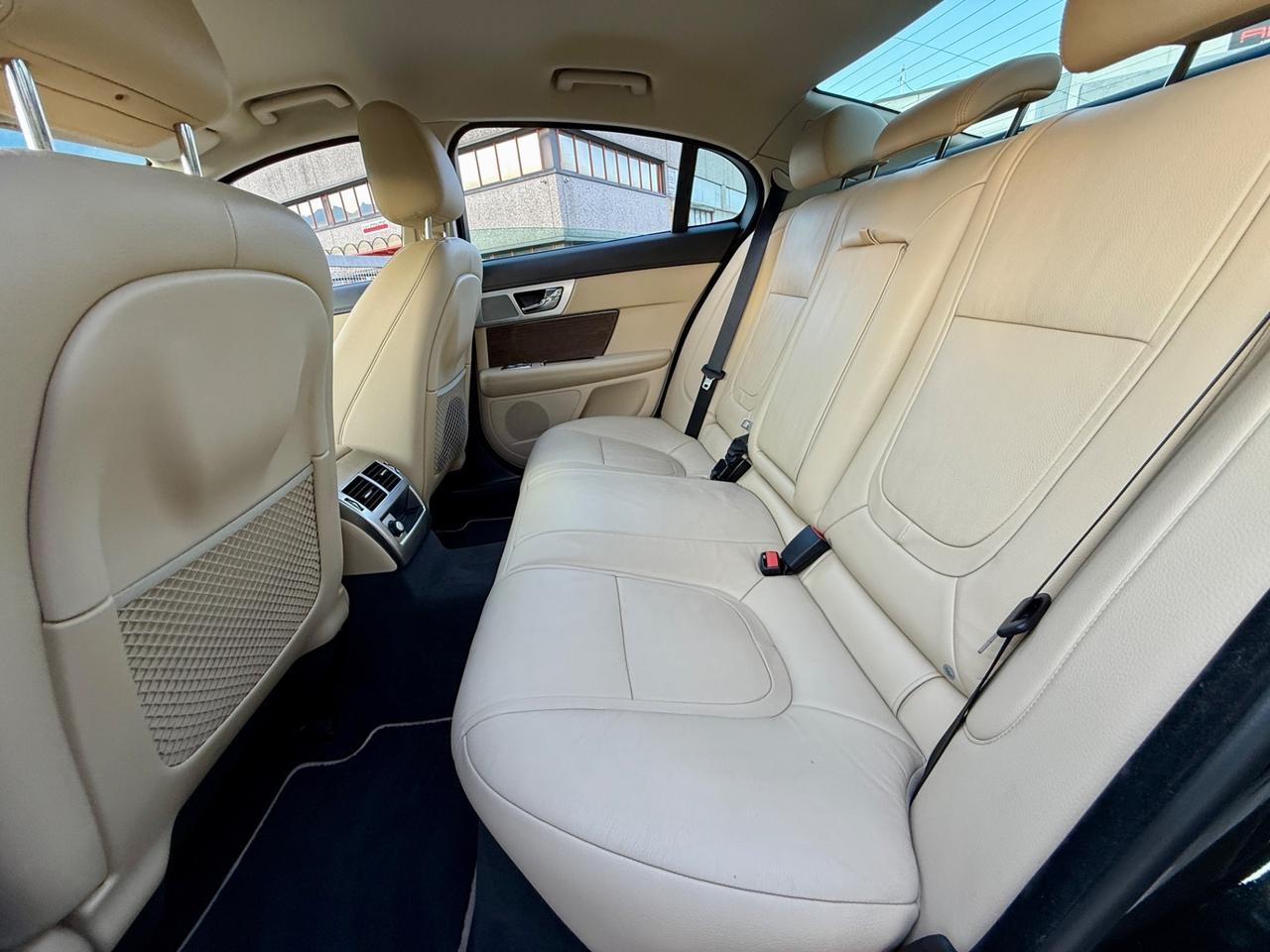 JAGUAR XF 3.0 D V6 240CV Portfolio - 2015