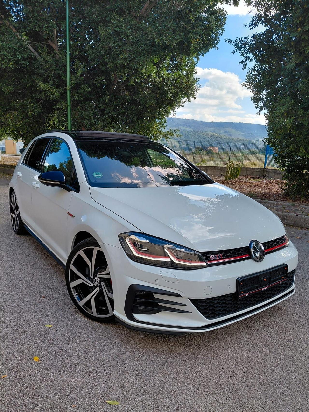 Volkswagen Golf GTI Performance 2.0 245 CV TSI DSG 5p. BMT