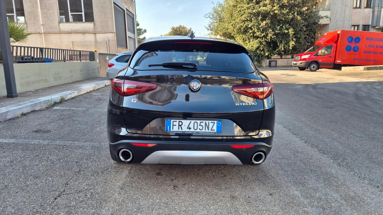 Alfa Romeo Stelvio 2.2 Turbodiesel 210 CV AT8 Q4 Super