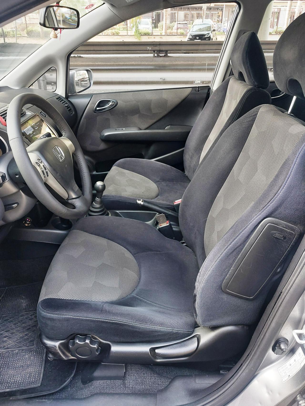 HONDA JAZZ 1.4 i-5P. LEGGI BENE 11-2004