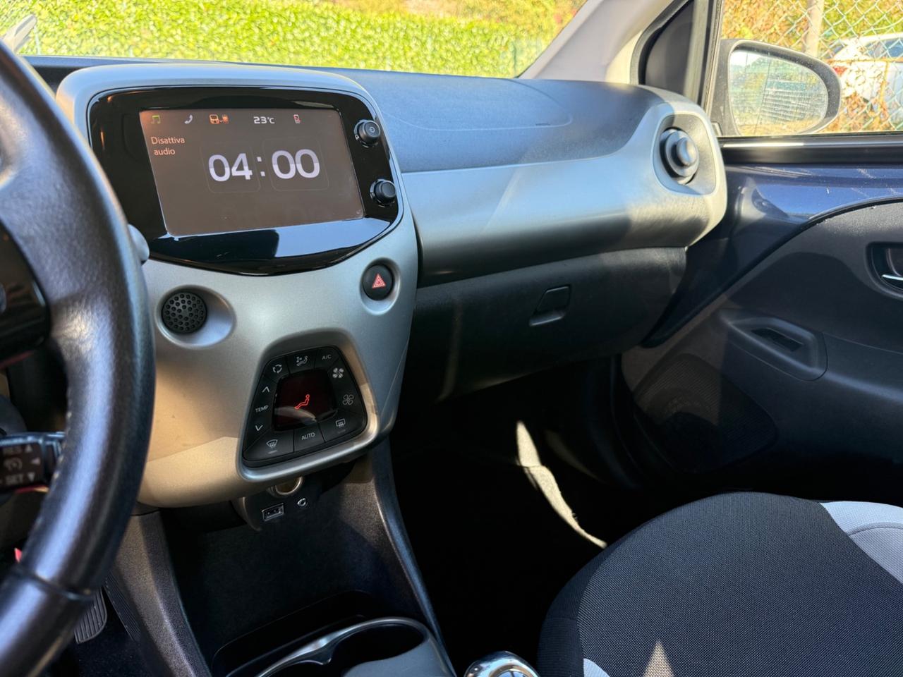 Toyota Aygo 1.0 VVT-i 69 CV 5 porte x-cool TSS
