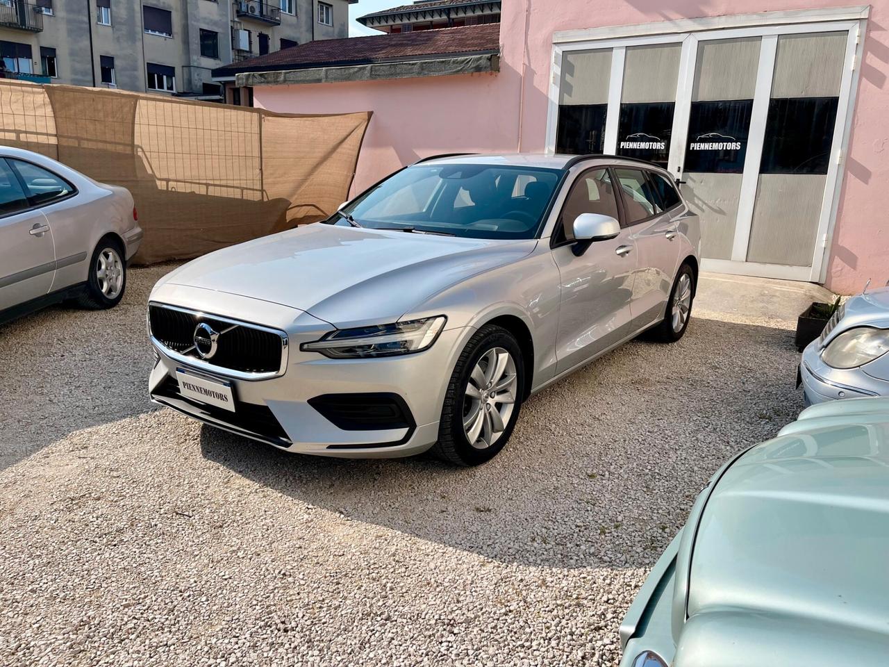 Volvo V60 B4 (d) Geartronic UNICOPROPRIETARIO IVA ESPOSTA TAGLIANDI UFFICIALI
