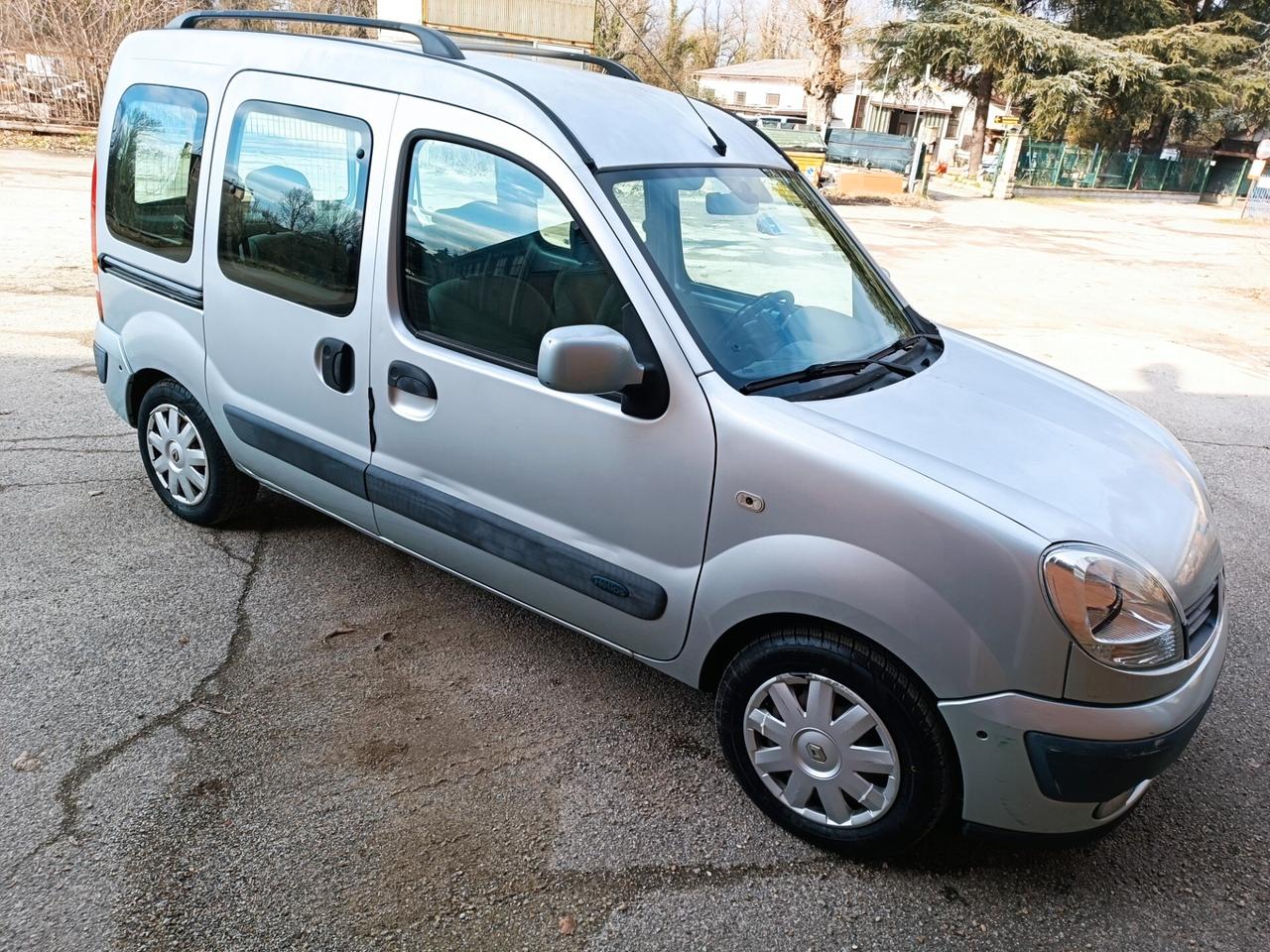 Renault Kangoo Comandi disabili metano