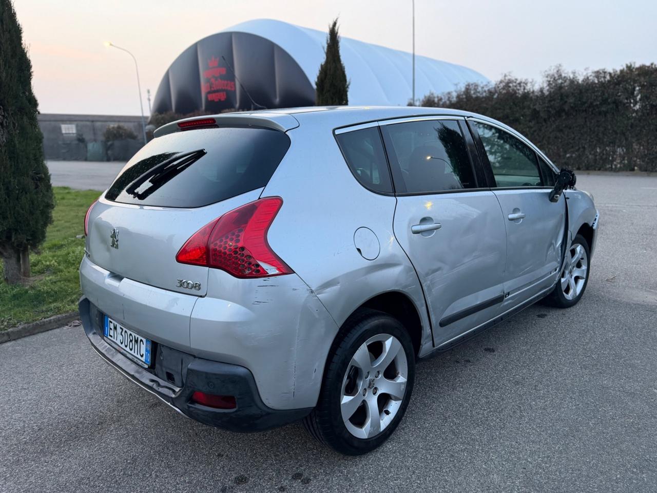 Peugeot 3008 2.0 HDi 150CV Business