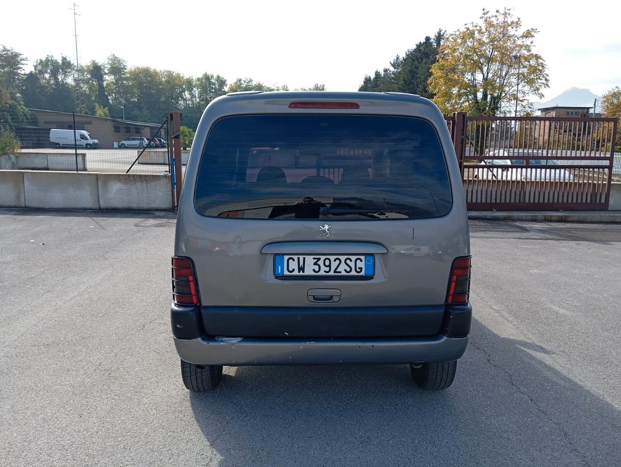 Peugeot Ranch 2.0 HDi 5p. Lee