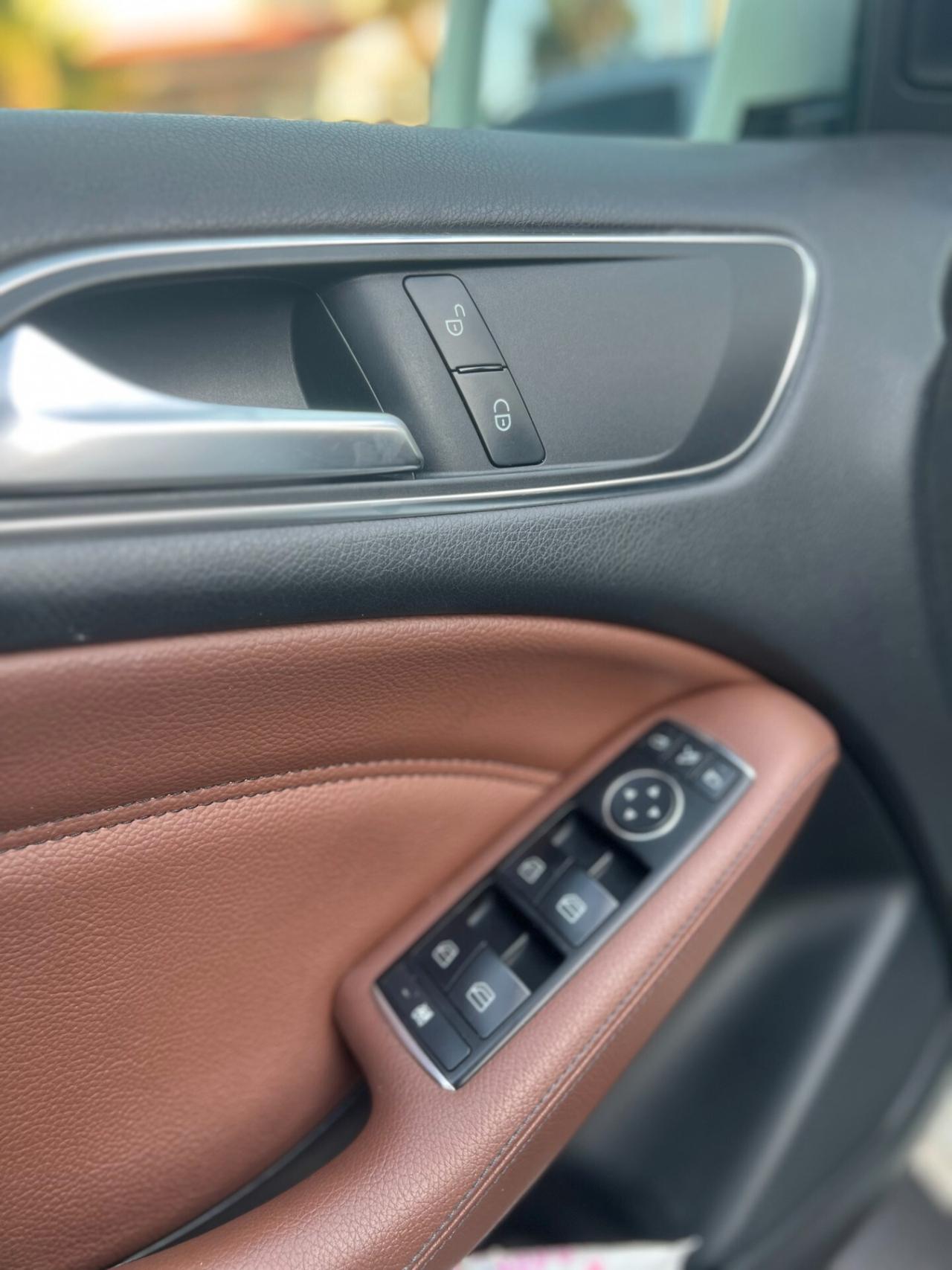 Mercedes Classe B180 TETTO APRIBILE PREMIUM - 2013