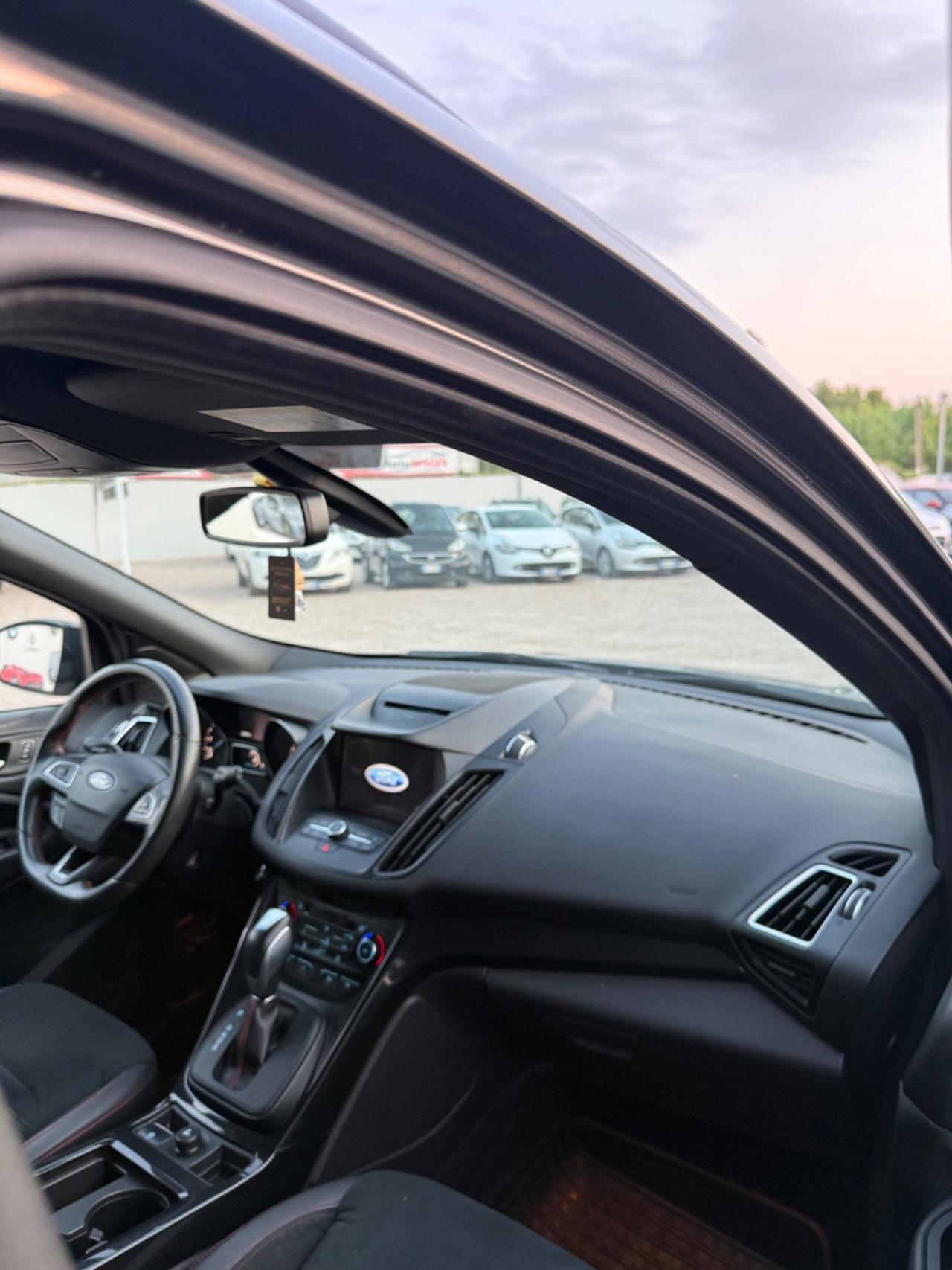 Ford Kuga 2.0 TDCI 150 CV S&S 4WD Powershift ST-Line