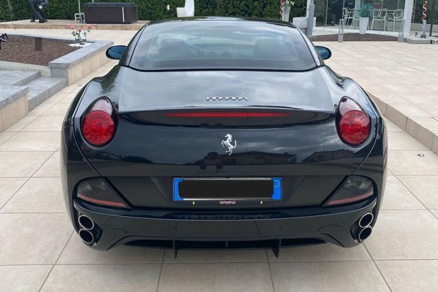 FERRARI California DCT