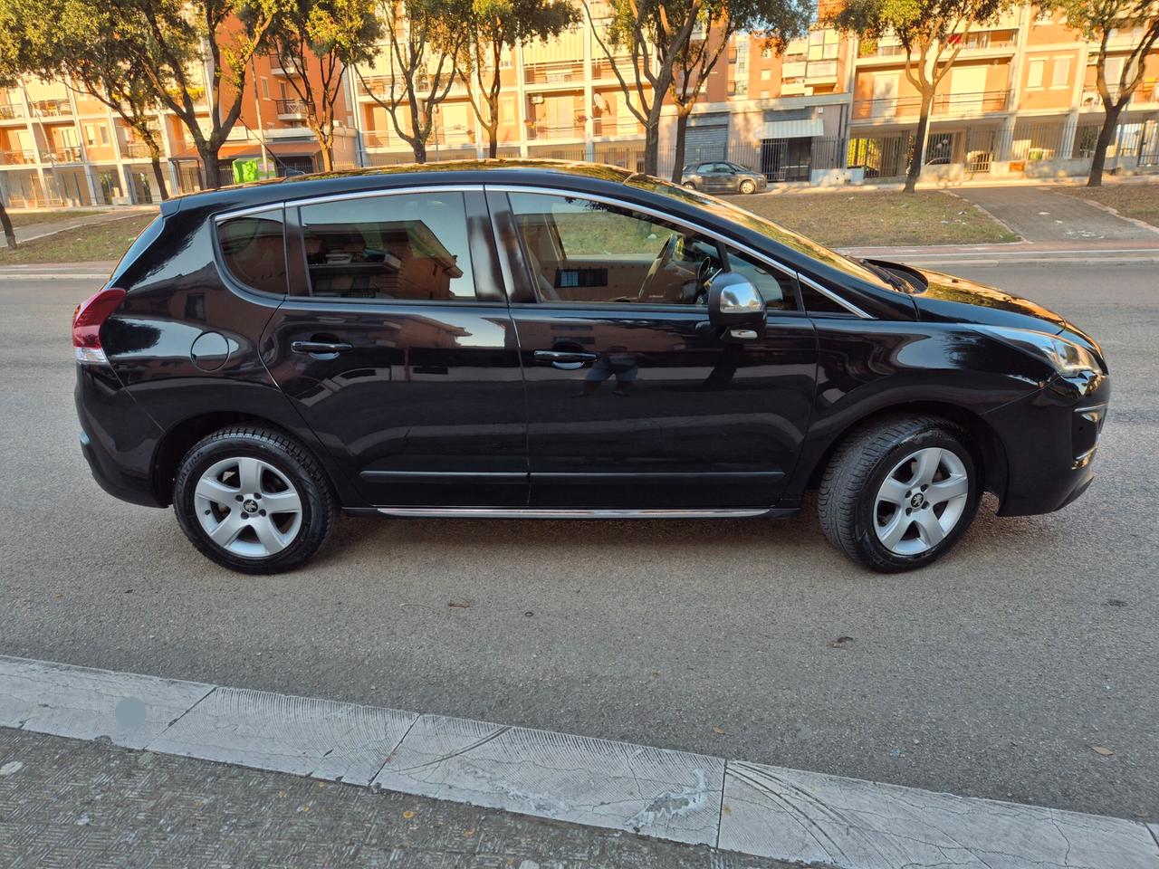 Peugeot 3008 1.6 hdi 115cv tetto panoramico 2016 gangio traino