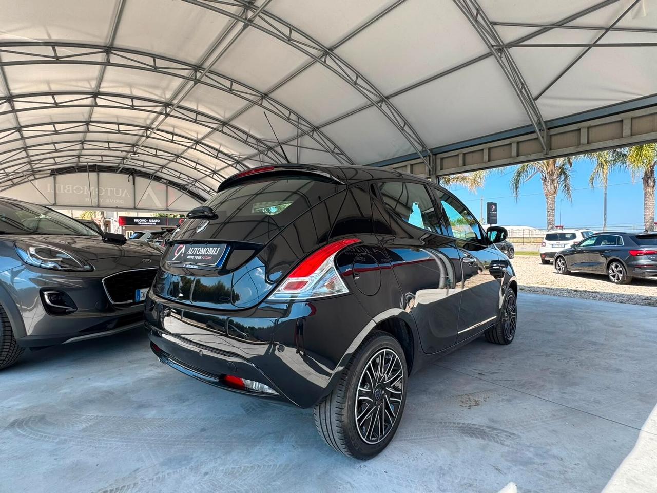 Lancia Ypsilon 1.2 69 CV 5 porte S&S Gold