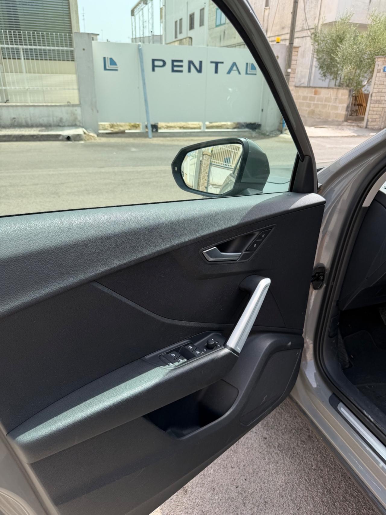 Audi Q2 1.6 116 cv Admired-2020/LED/NAVI/PARK