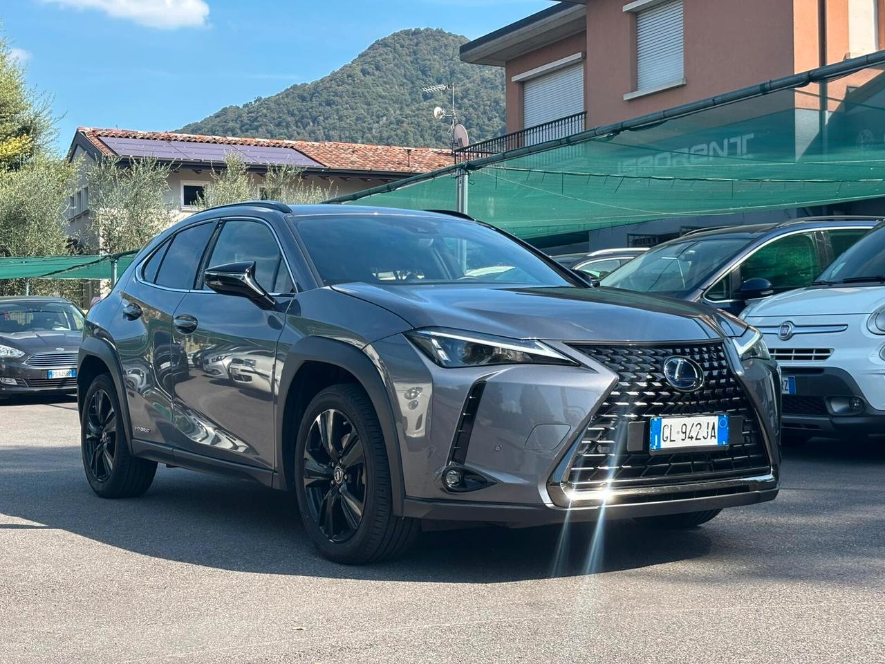 Lexus UX 2019 250h 2.0 Midnight 2wd cvt