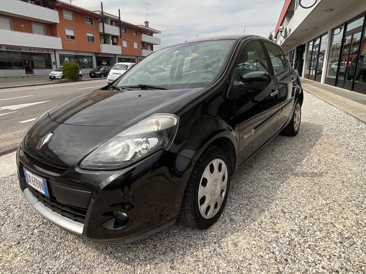 Renault Clio 1.2 16V SporTour Luxe