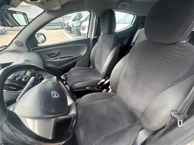 Lancia Ypsilon 1.2 69 CV 5 porte S&S Platinum