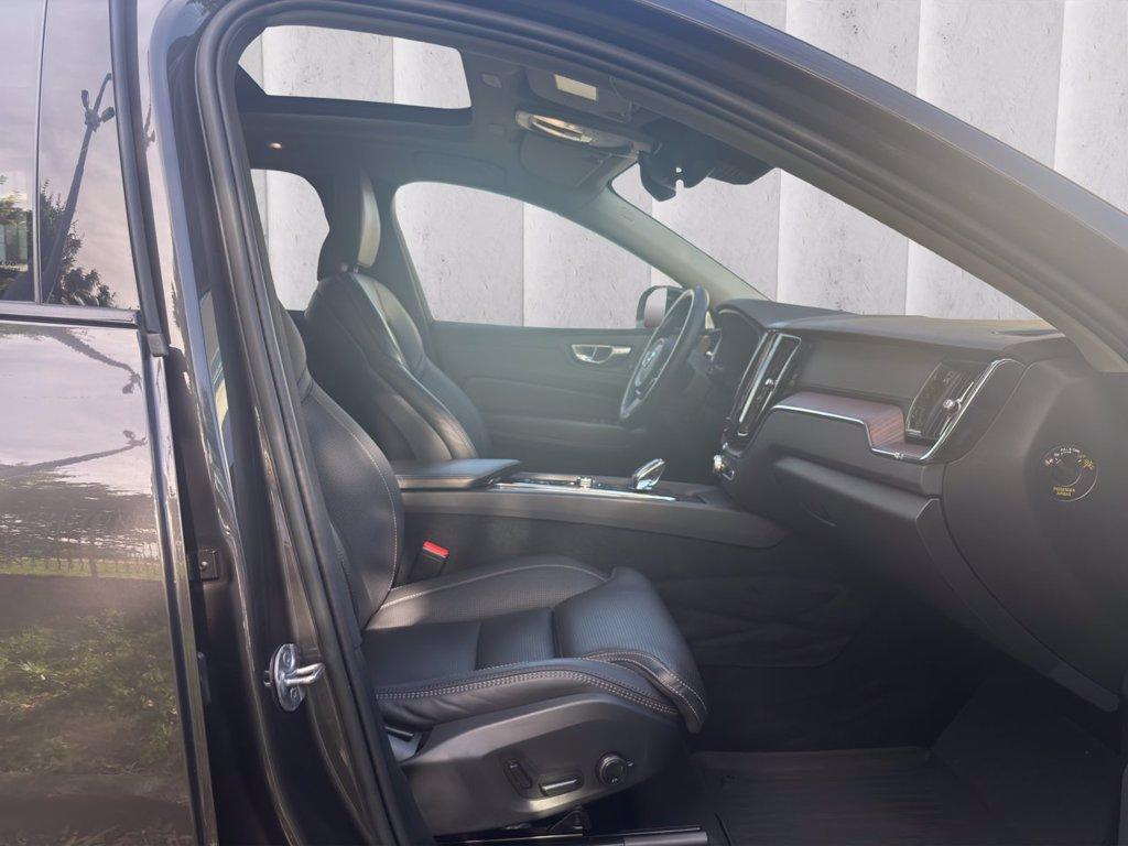 VOLVO XC60 2.0 b4 Ultimate Dark awd auto del 2023
