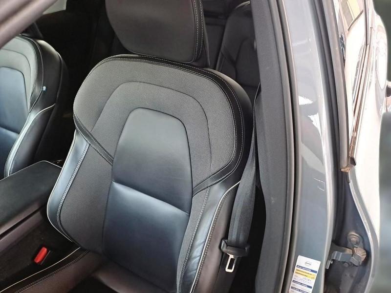 VOLVO XC60 B4 D AWD AUTOMATICO ULTIMATE DARK SUV