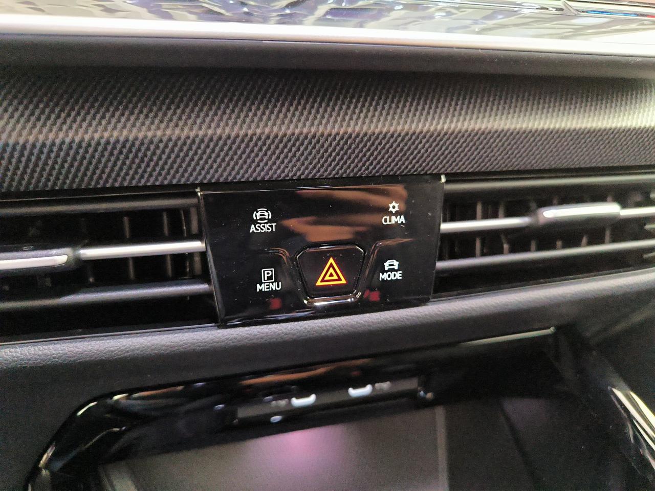 Volkswagen Golf 1.5 etsi r-line plus 115cv dsg