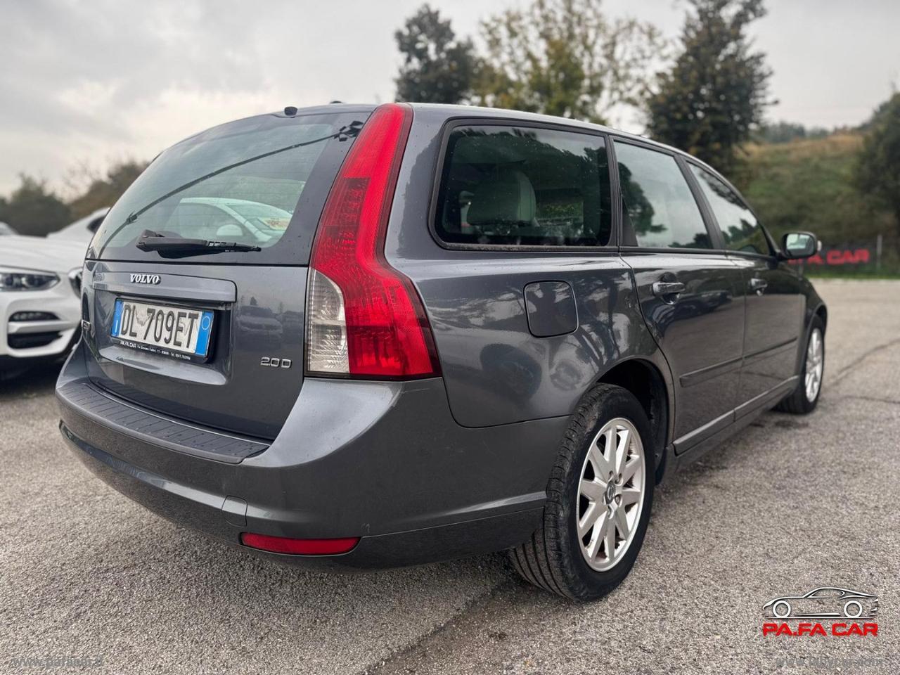 VOLVO V50 2.0 D Summum