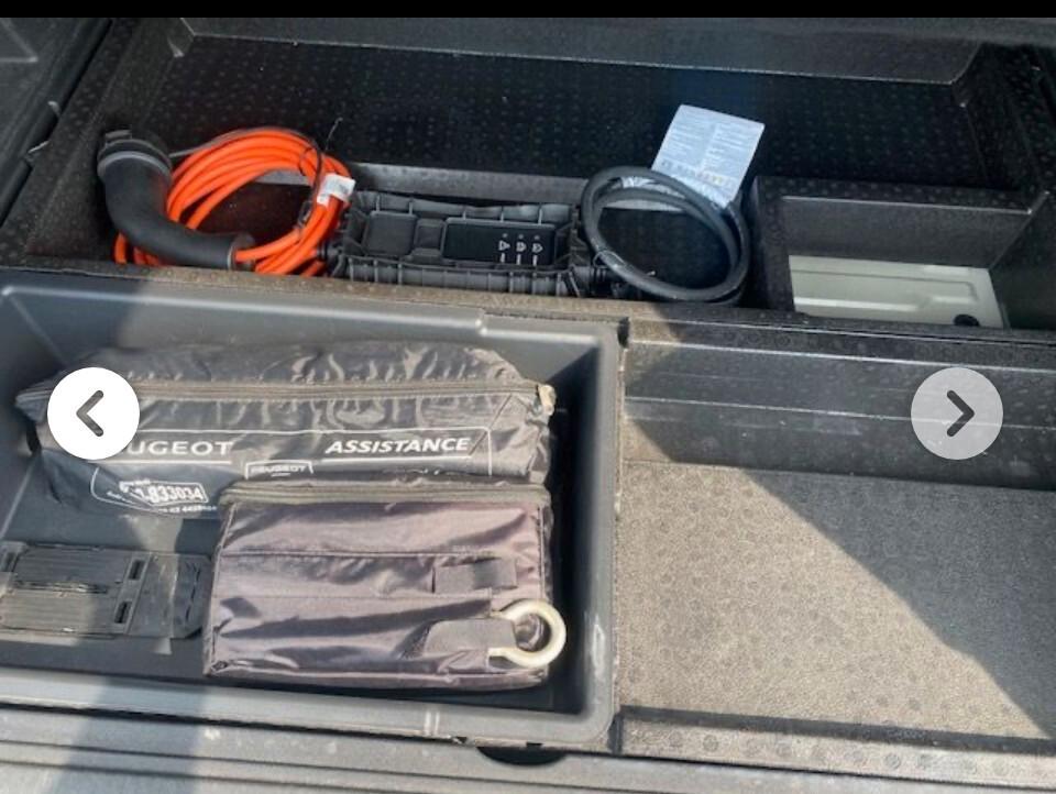 Peugeot 3008 Hybrid4 300 e-EAT8 Allure Pack Aziendale