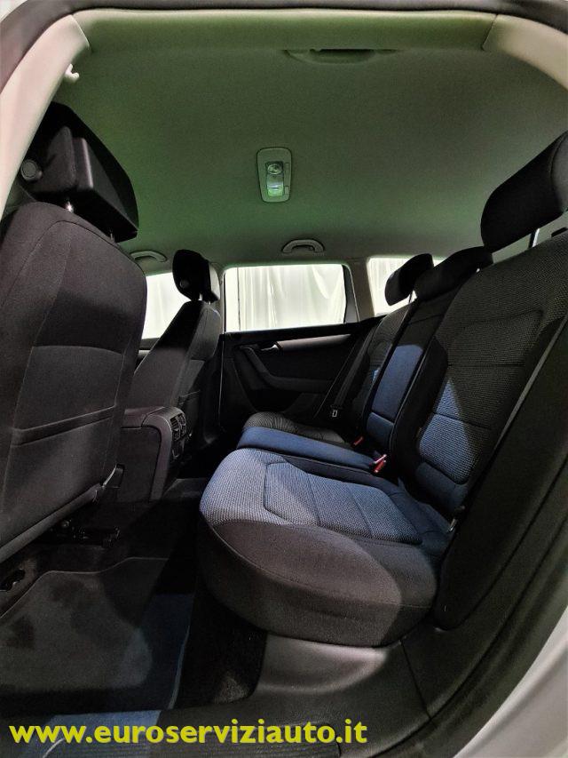 VOLKSWAGEN Passat VARIANT. 1.6 TDI DSG Comfortline