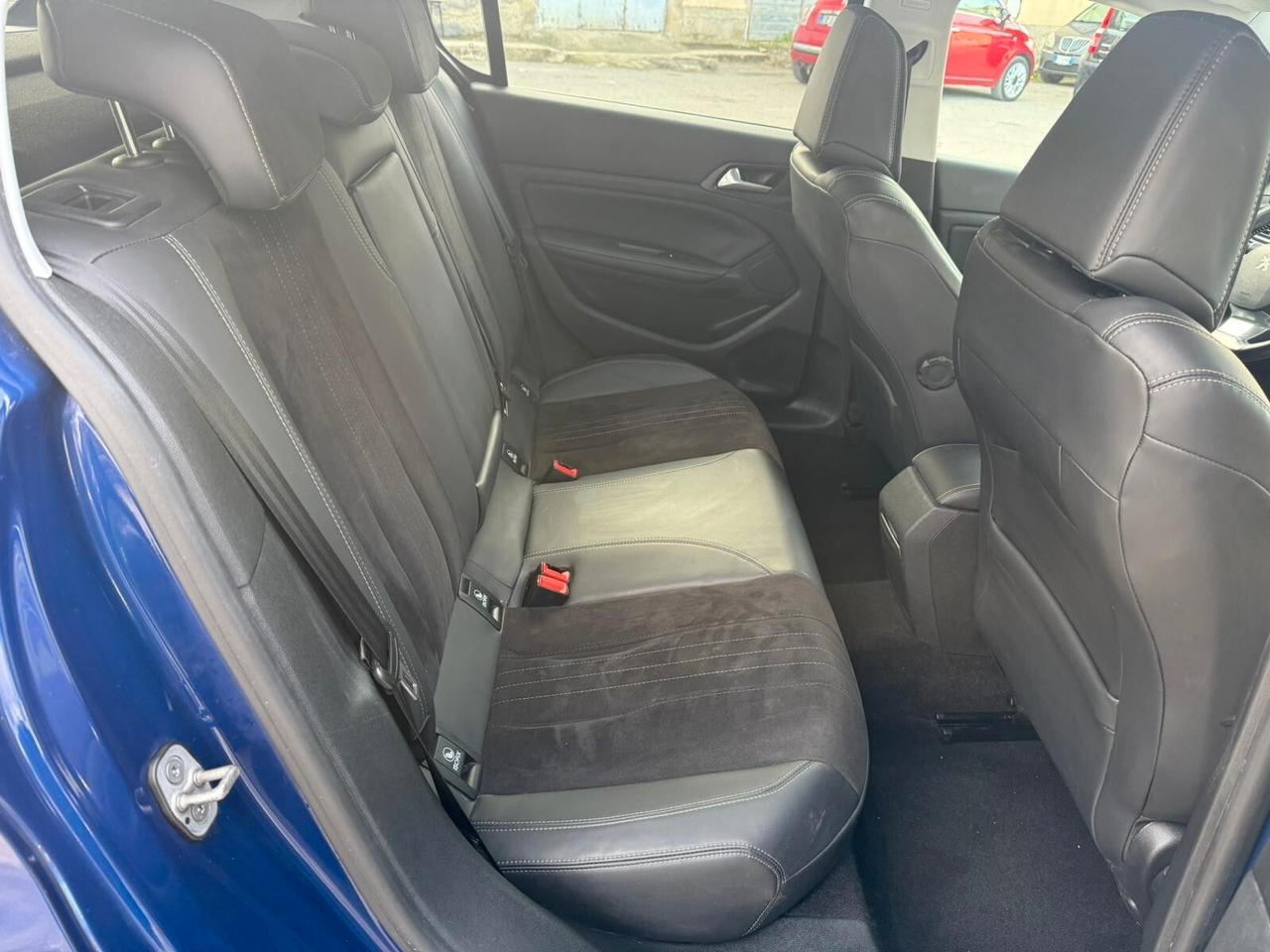 Peugeot 308 BlueHDi 120 S&S Allure