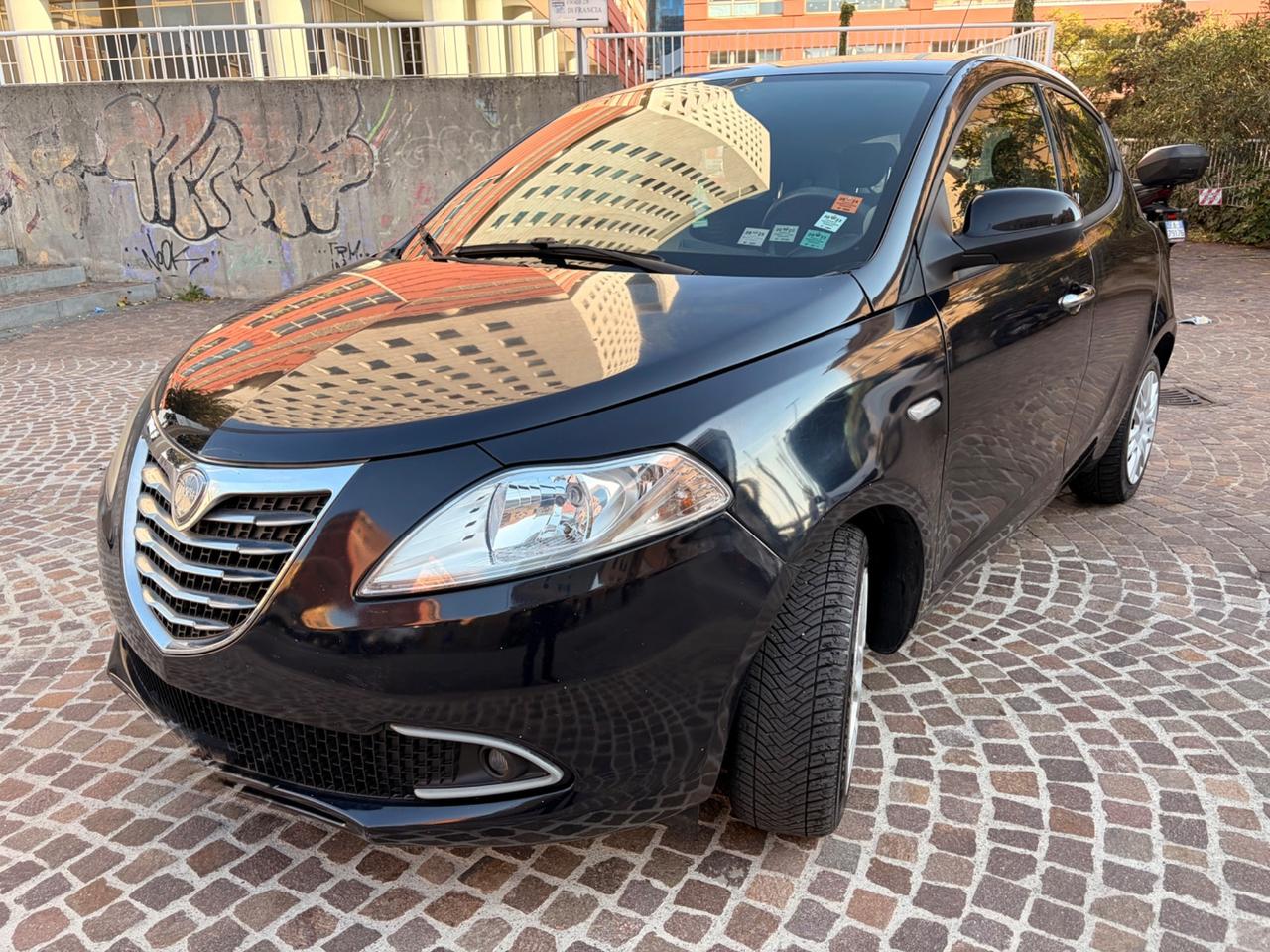 Lancia Ypsilon 1.2 69 CV 5 porte S&S Silver