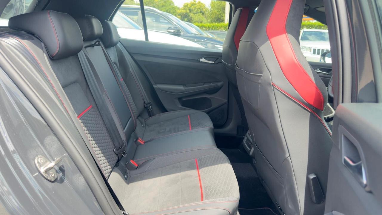 Volkswagen Golf GTI CLUBSPORT 2.0 TSI DSG/AKRAPOVIC/IQ LIGHT/