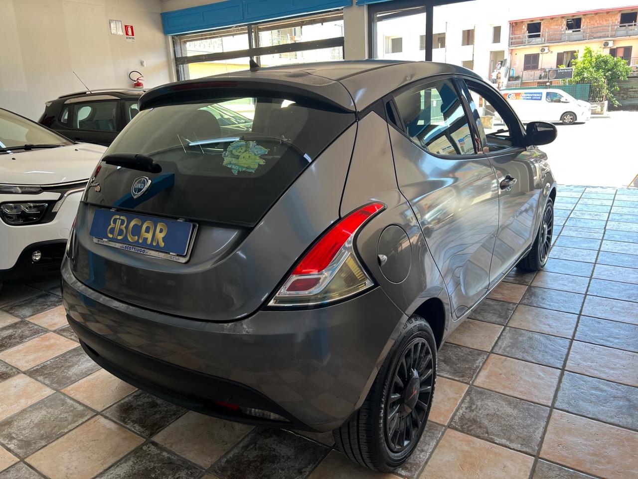 Lancia Ypsilon 1.2 69 CV 5 porte GPL Ecochic Elefantino