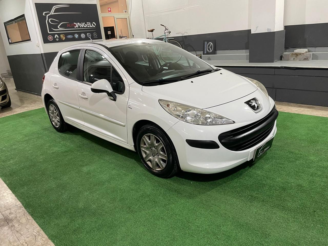 Peugeot 207 1.4 8V 75CV 5p. Active