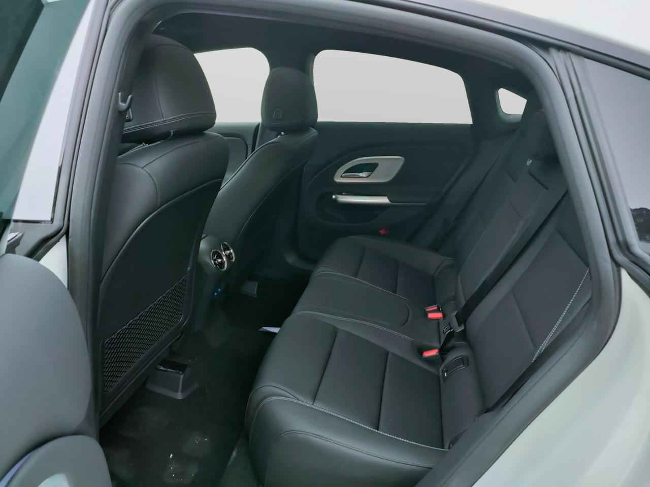 Mercedes-Benz CLA 200 4MATIC