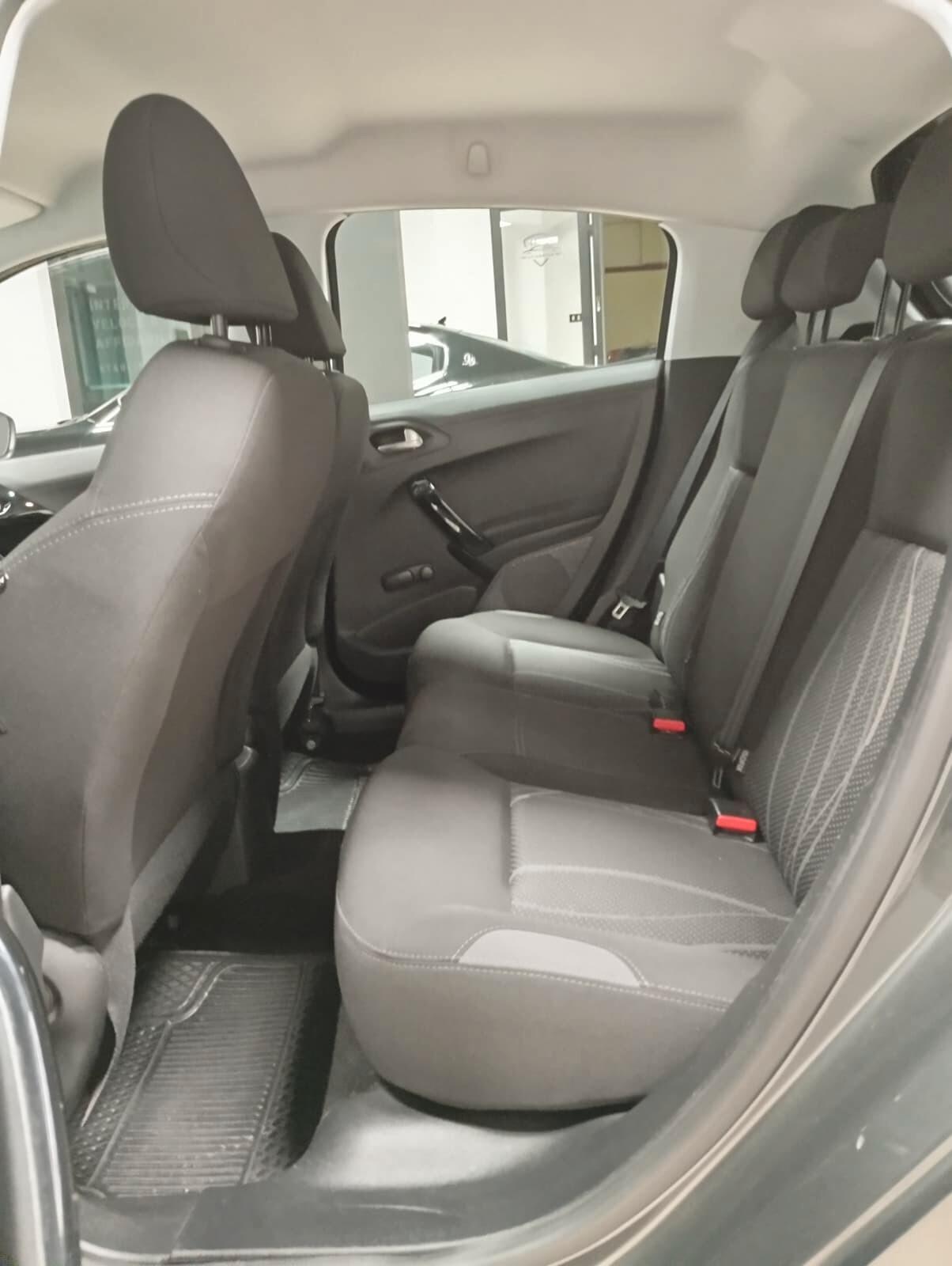 Peugeot 208 1.2 VTi 82 CV 5 porte Allure