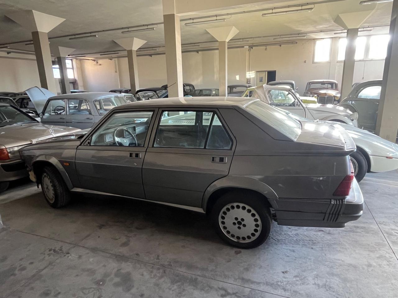 Alfa Romeo 75 Turbo SENZA MOTORE