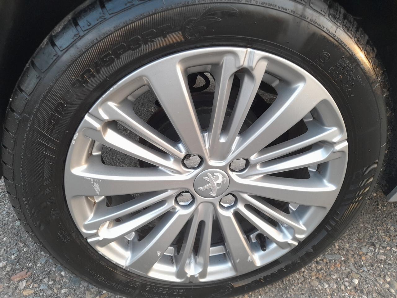 Peugeot 208 -1.6 BlueHDi 75 5 porte Allure