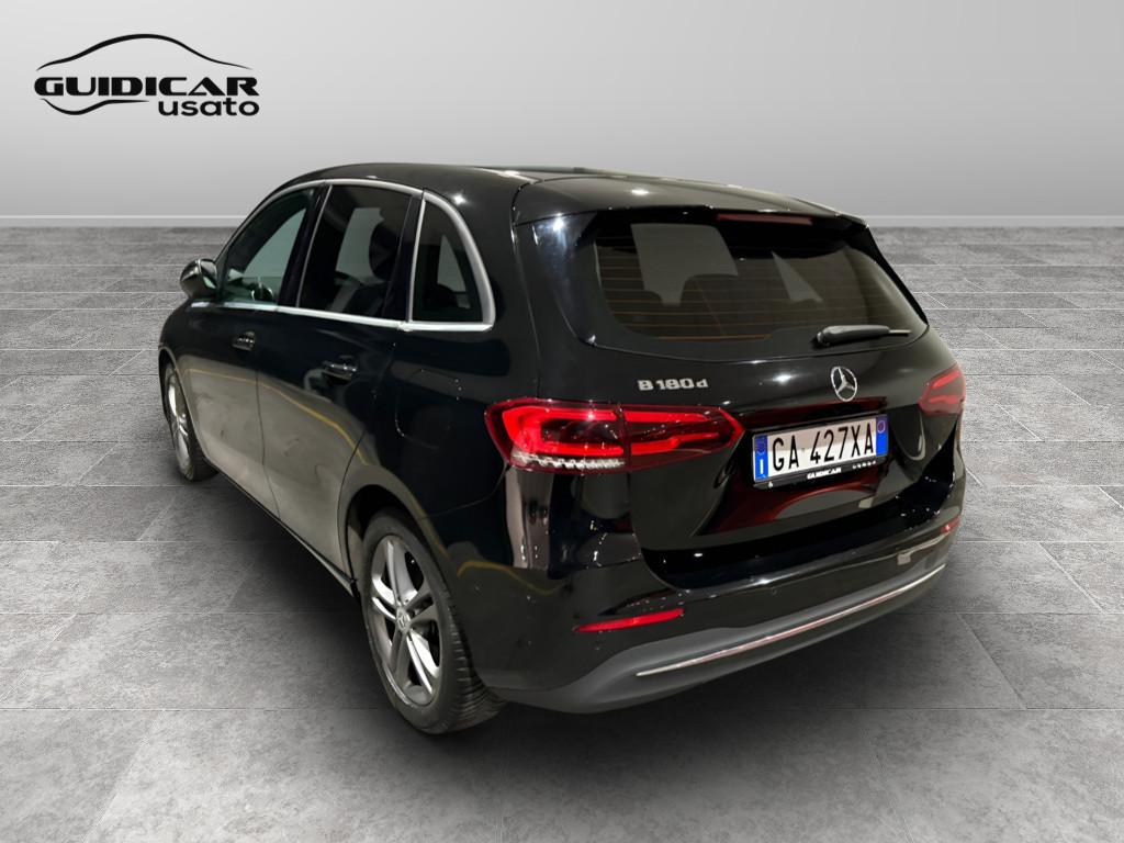 Mercedes-Benz Classe B - W247 2018 - B 180 d Sport Plus auto