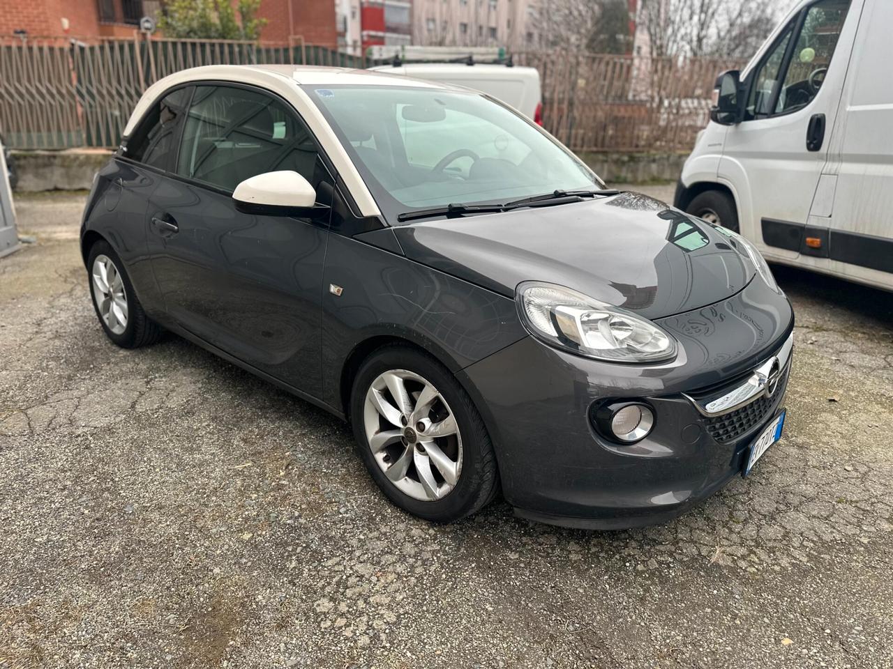 Opel Adam 1.2 70 CV White/Black Link
