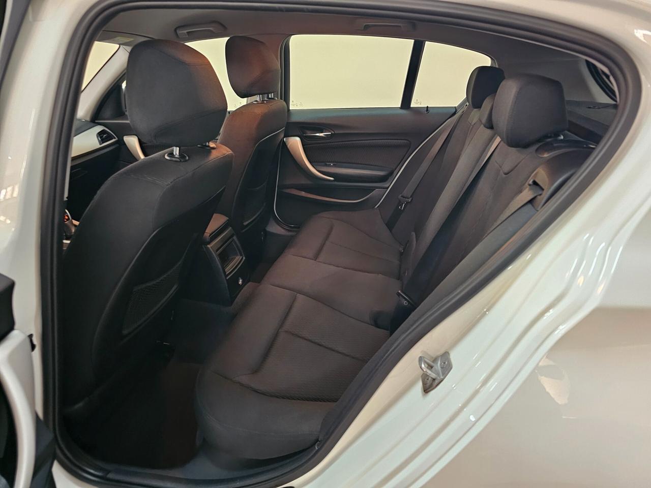 Bmw 116 116d 5p. Urban