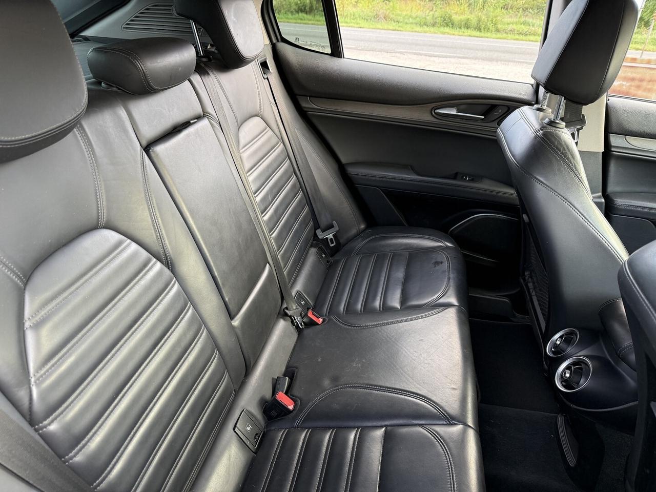 ALFA ROMEO STELVIO AT8 Q4 EXECUTIVE