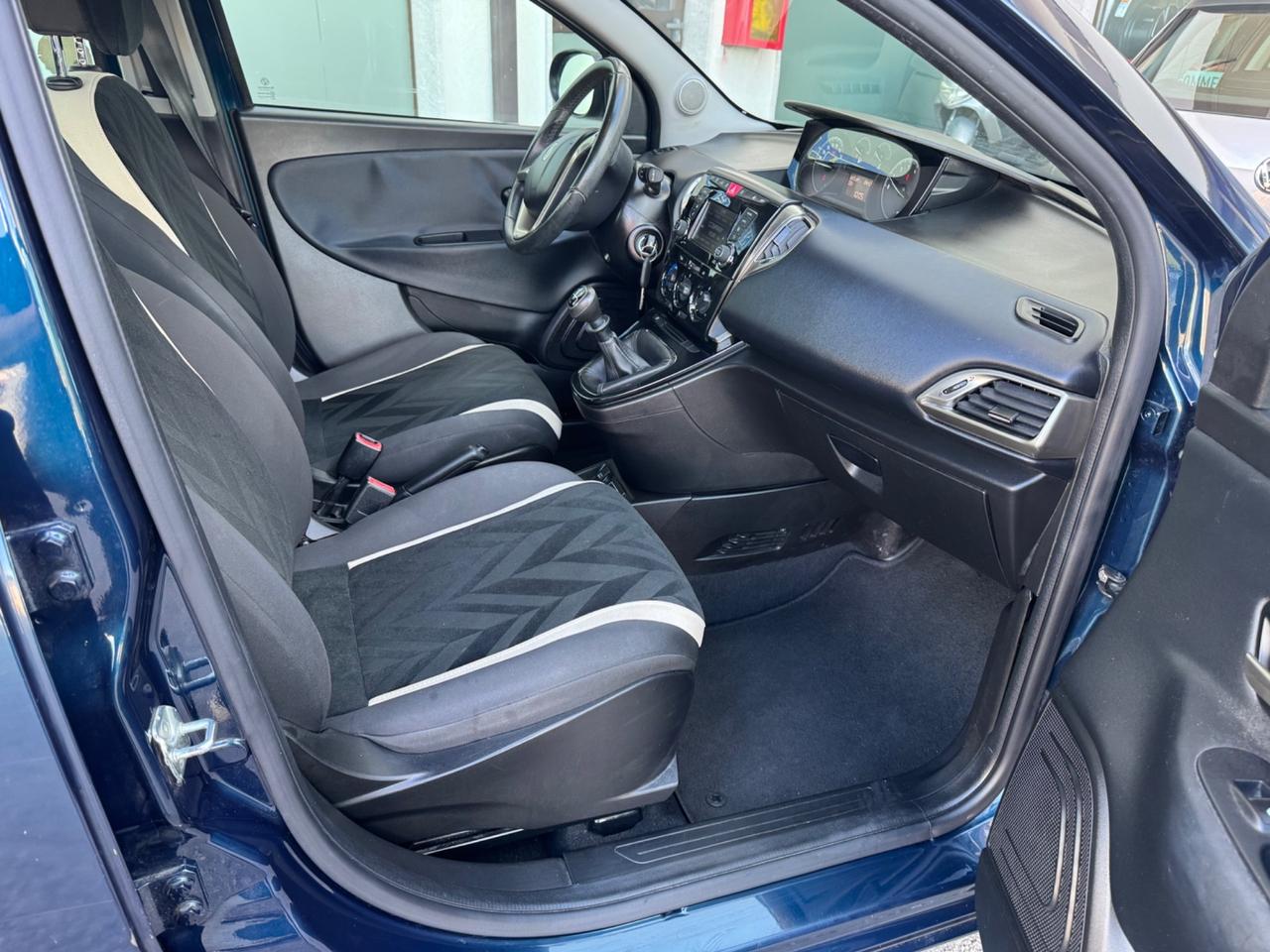 Lancia Ypsilon 1.2 69 CV 2017