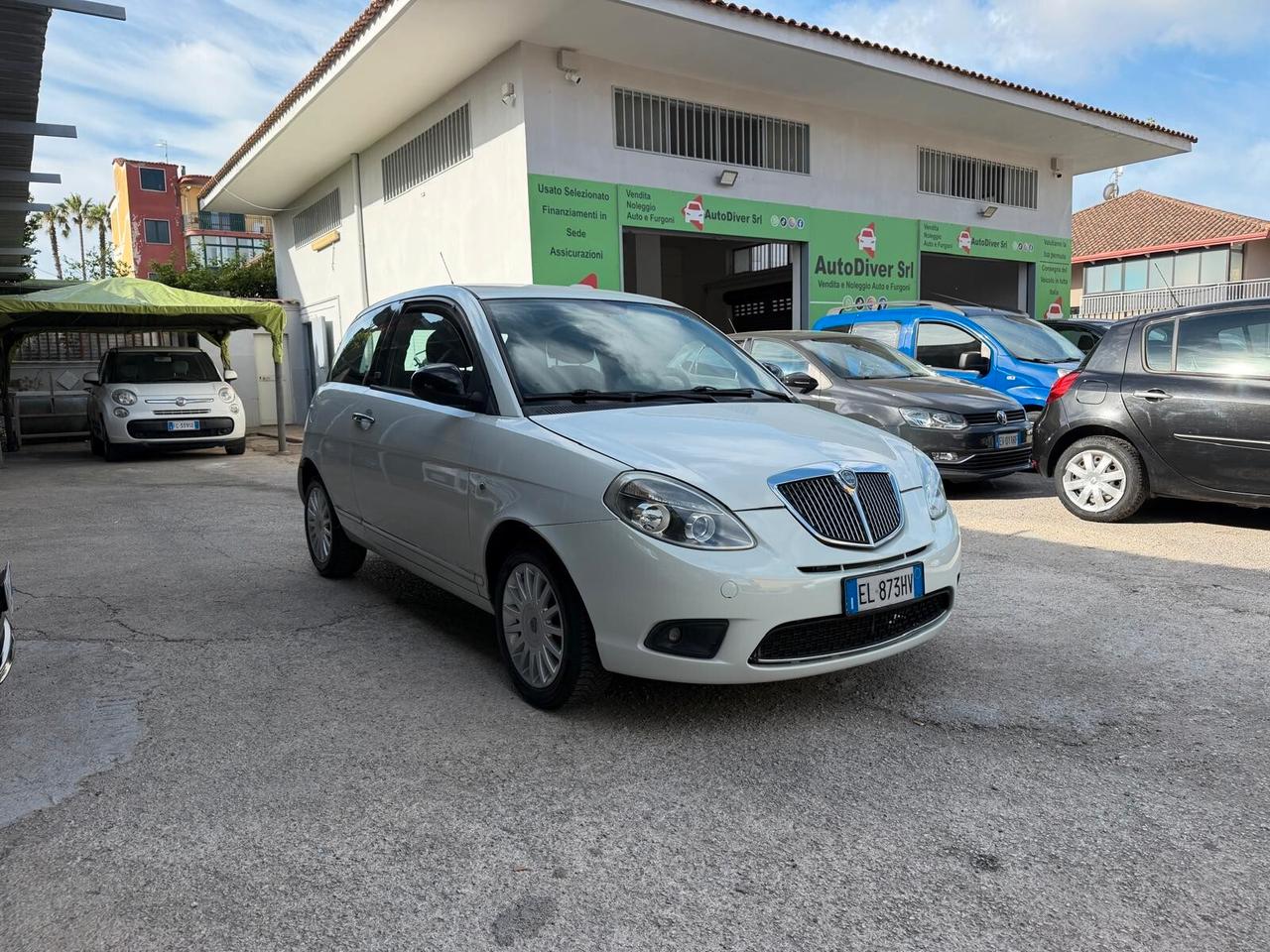 Lancia Ypsilon 1.3 MJT 75 CV Unyca