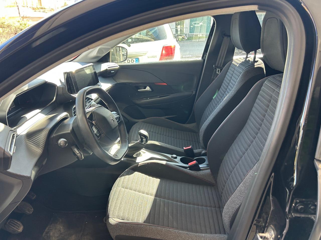 Peugeot 208 1.2 5p. Allure 05/2022 “ NEOPATENTATI “