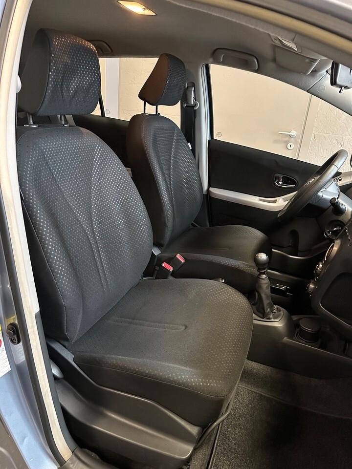 Toyota Yaris 5p 1.3 Sol - UnicoPro