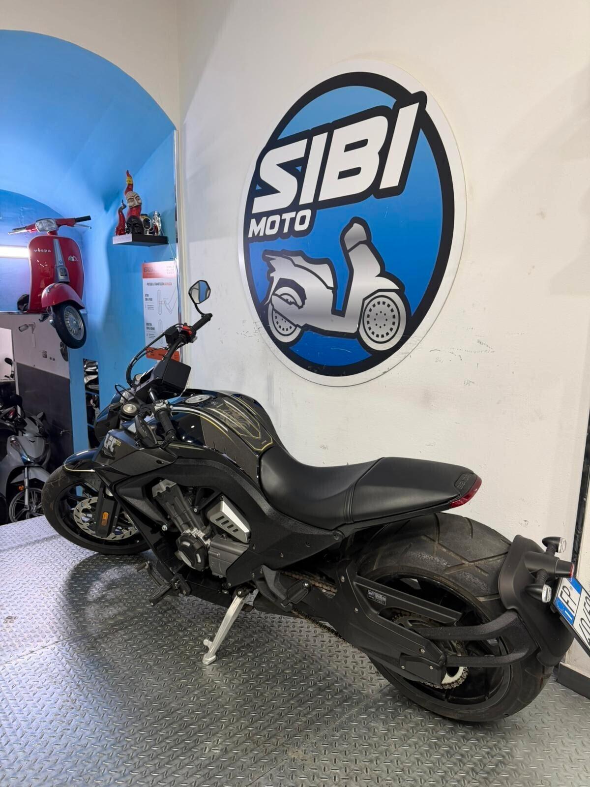 Benda Motorcycles LFC 700