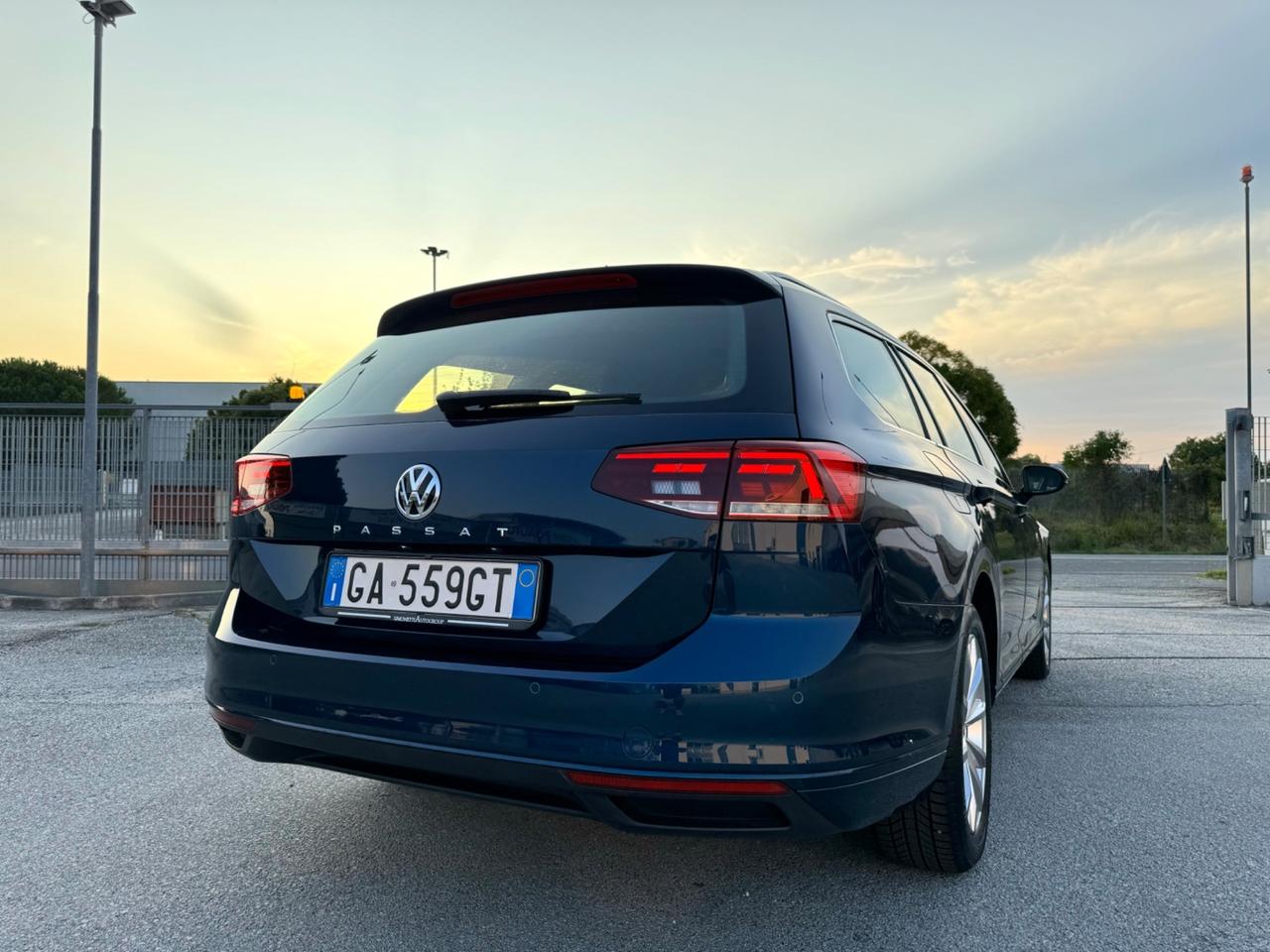 VOLKSWAGEN PASSAT 1.6 Tdi EVO Dsg - Led Navi