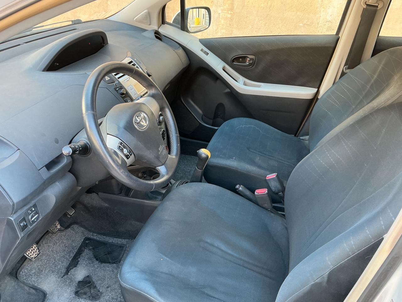 Toyota Yaris 1.0 5 porte Sol