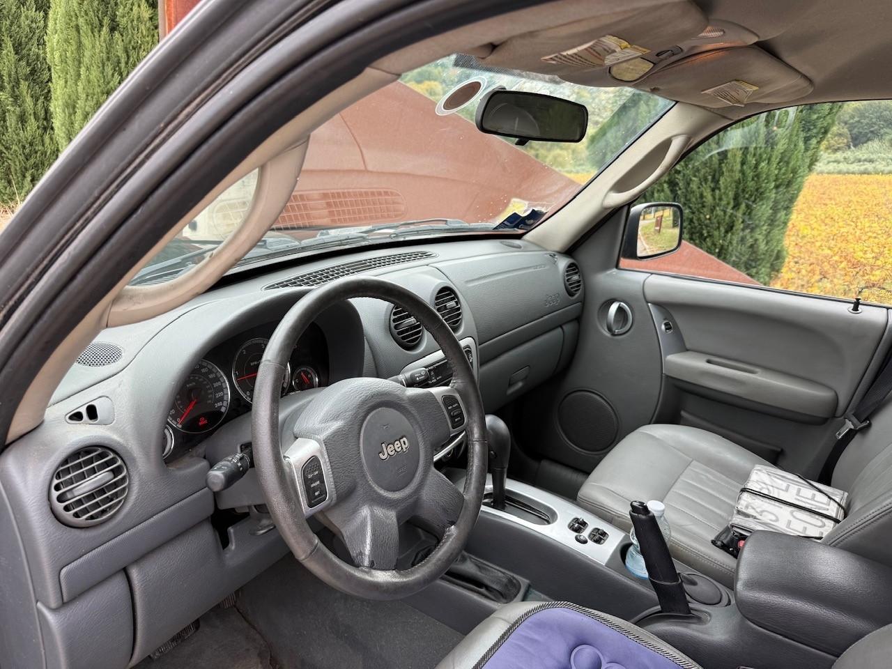 Jeep Cherokee 2.8 CRD DPF Limited Auto