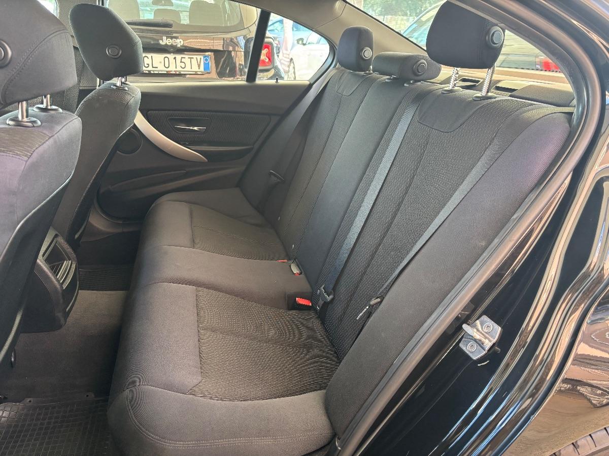 BMW - Serie 3 - 320d Business aut.
