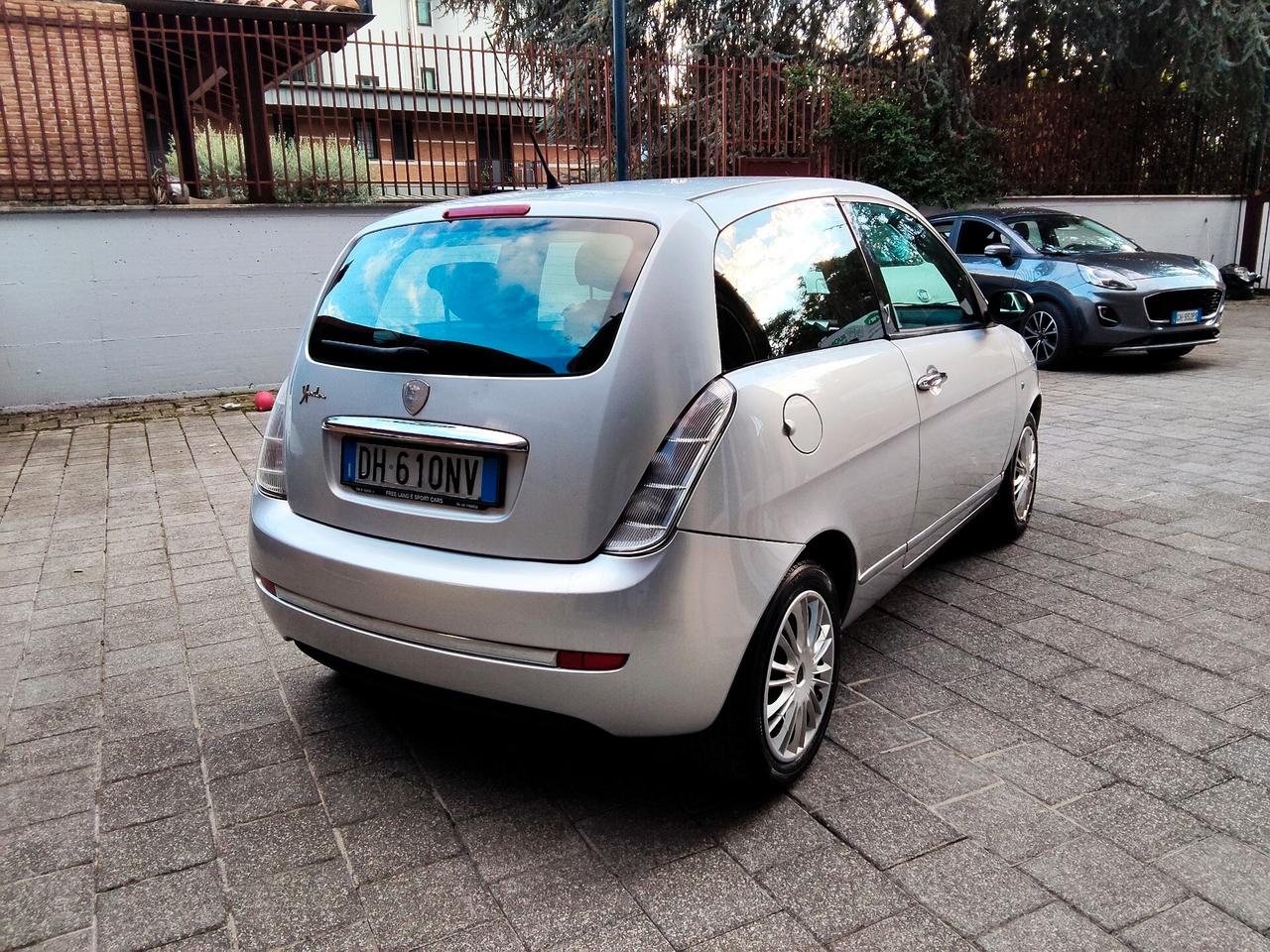Lancia Ypsilon 1.2 Argento
