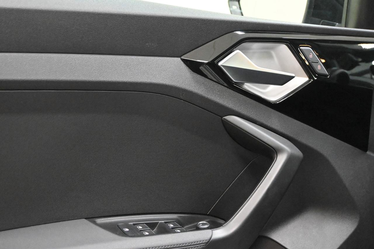 AUDI A1 2ª serie A1 SPB 30 TFSI Identity Black