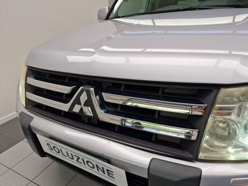 Mitsubishi Pajero Pajero 3.2 DI-D 16V 3p. Instyle AUTOCARRO N1 2 POSTI