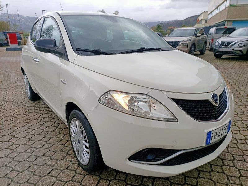 Lancia Ypsilon 1.2 69 CV 5 porte Gold